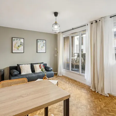 Baraban For 4 People With Balcony Near Part-dieu Апартаменты *