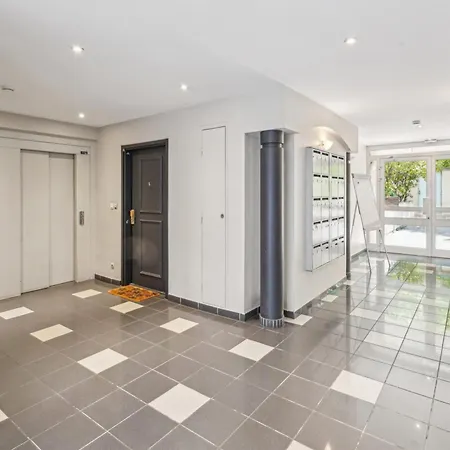 Baraban For 4 People With Balcony Near Part-dieu *