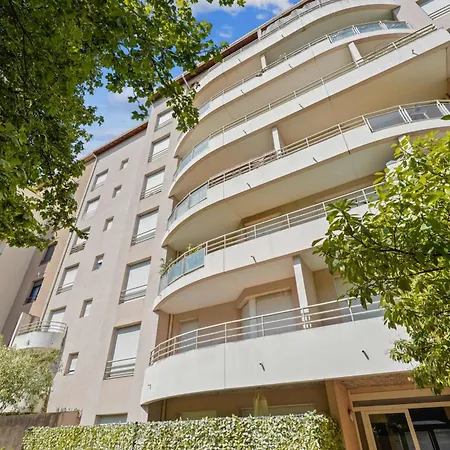 Baraban For 4 People With Balcony Near Part-dieu リヨン