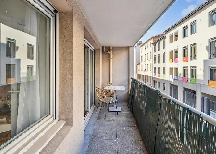 アパート Baraban For 4 People With Balcony Near Part-dieu リヨン