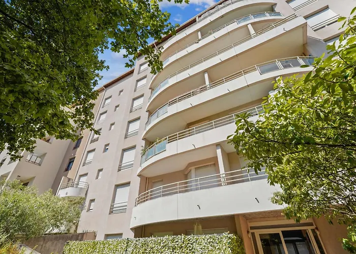 Baraban For 4 People With Balcony Near Part-dieu リヨン